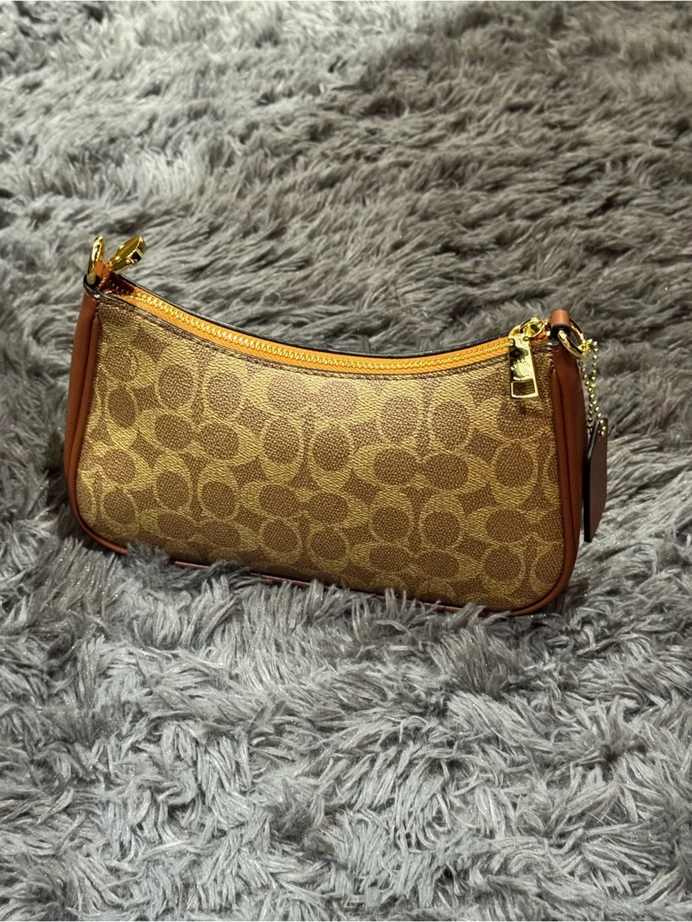 Coach Teri Shoulder Bag Signature Canvas Tan Brown Gold Purse